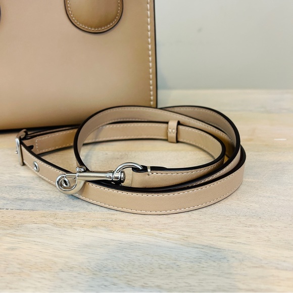 Coach Cashin 22 in Taupe, EUC; missing Coach Originals hangtag - Picture 12 of 15